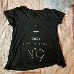 Obey short sleeve crop